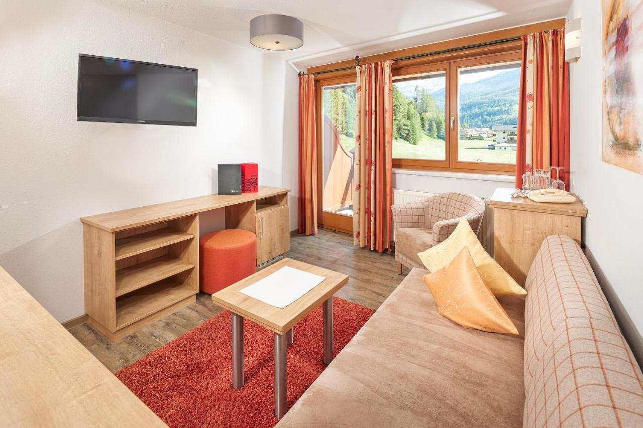 Hotel Sunny Soelden Exterior photo